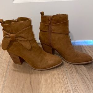 Suede boots
